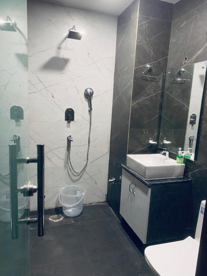 Hotel & Hostel Vimal Ganga Ришикеш Экстерьер фото