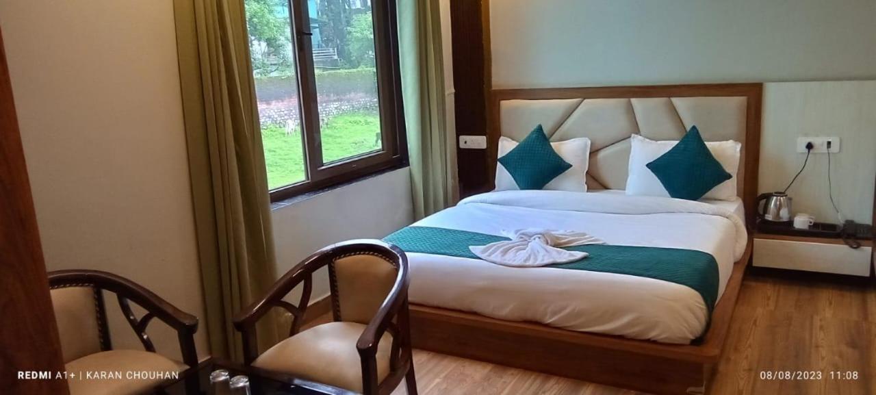 Hotel & Hostel Vimal Ganga Ришикеш Экстерьер фото